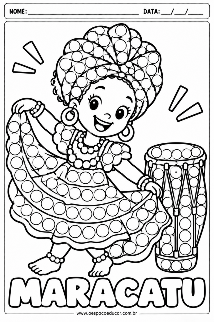 Menina dançando maracatu com tambor